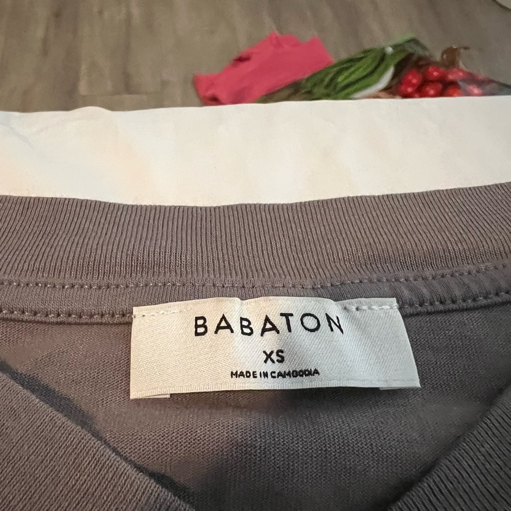 Aritzia Tank V neck With shoulder pads